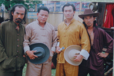 Hình tượng giang hồ Bình Xuyên - Bảy Viễn - trong phim Dưới cờ đại nghĩa. Hình tượng giang hồ Bình Xuyên - Bảy Viễn - trong phim Dưới cờ đại nghĩa.