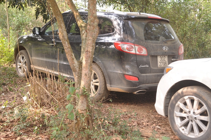 2 trong số 6 xe tang vật tại hiện trường 2 trong số 6 xe tang vật tại hiện trường