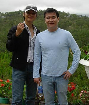 Ca sĩ Đức Tuấn và quản lỹ cũ Đỗ Phú Hải. Ca sĩ Đức Tuấn và quản lỹ cũ Đỗ Phú Hải.