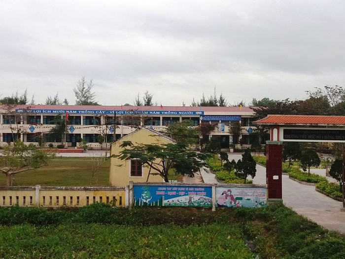 Cô Lê Thị Hải - giáo viên trường tiểu học số 1 Hồng Thủy bị kỷ luật với hình thức cảnh cáo.