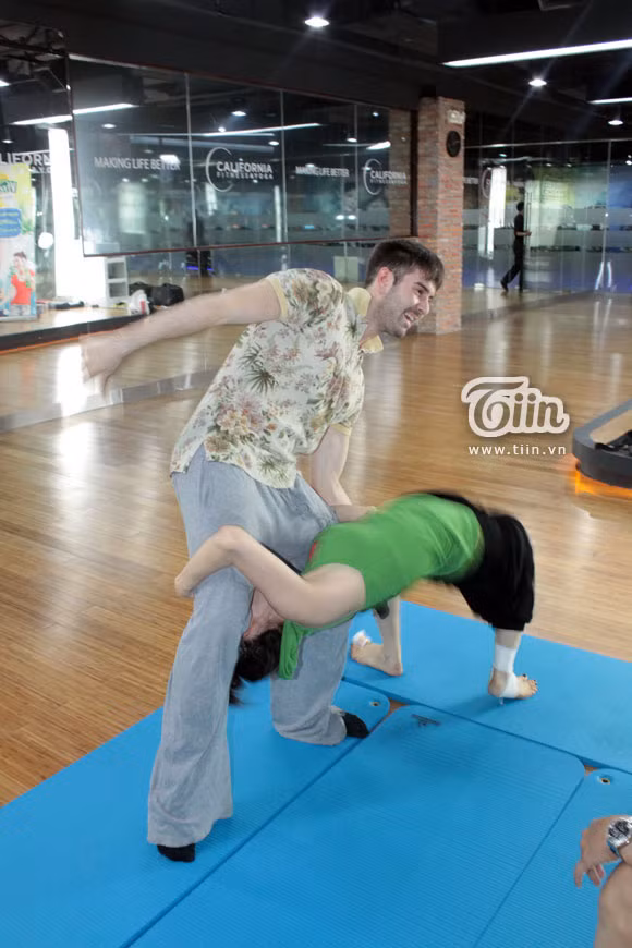 Xem xét về một số đặc điểm nhận dạng thì đây đích thị là Minh Hằng.