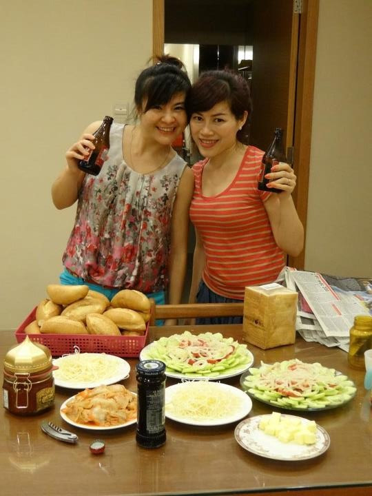 Kim Oanh và bà xã diễn viên Hải Anh.