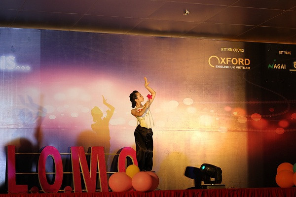 Phạm Hằng Vy và tiết mục múa Giấc mơ trưa.