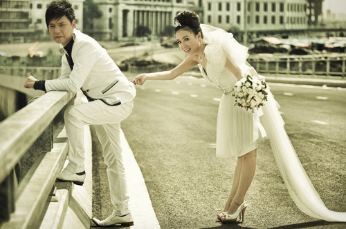 Những bức ảnh hài hước của vợ chồng nhạc sĩ Nguyễn Hải Phong. Những bức ảnh hài hước của vợ chồng nhạc sĩ Nguyễn Hải Phong.