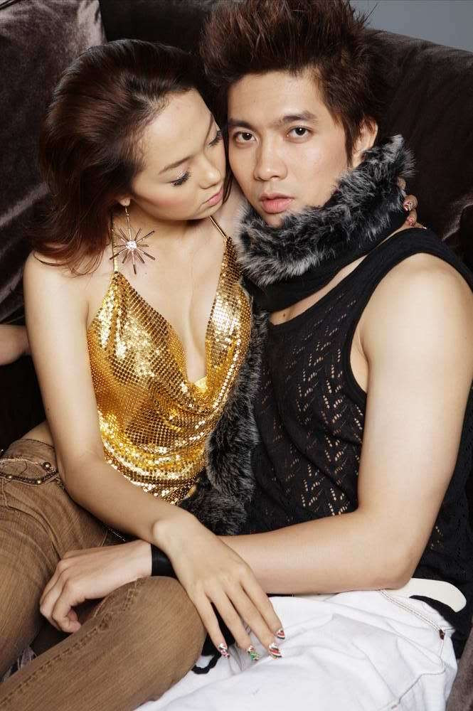 Những bức ảnh nhạy cảm này là của Minh Hằng và Tim thời còn bên nhau. Tim từng tuyên bố anh và Minh Hằng đã cùng nhau vượt rào khi Minh Hằng 17 tuổi. Những bức ảnh nhạy cảm này là của Minh Hằng và Tim thời còn bên nhau. Tim từng tuyên bố anh và Minh Hằng đã cùng nhau vượt rào khi Minh Hằng 17 tuổi.