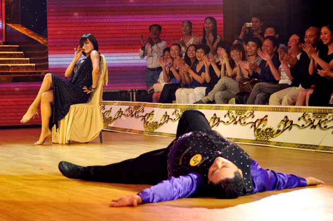 Lại thêm một anh nữa chết gục dưới chân mình. Tôi phục tôi quá! Lại thêm một anh nữa chết gục dưới chân mình. Tôi phục tôi quá!