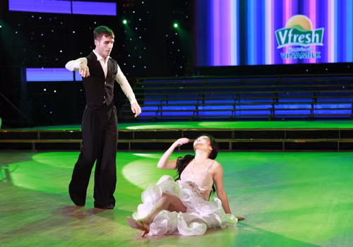 Phương Thanh: Chú cứ để chị tự nhiên. Để chị cười...