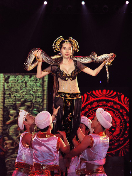 Thủy Tiên: Ngủ ngoan trăn nhé. Thủy Tiên: Ngủ ngoan trăn nhé.