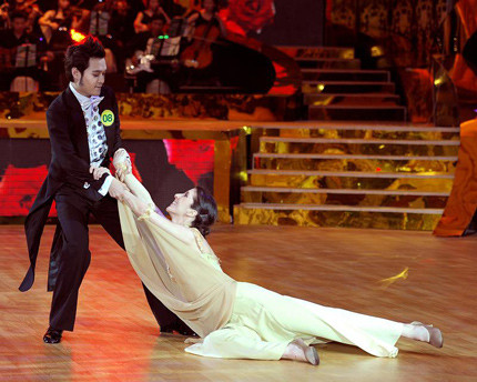 Em sẽ về với anh mà, đừng kéo nữa! Em sẽ về với anh mà, đừng kéo nữa!