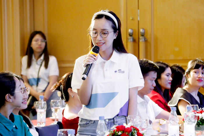 Đại diện học viên được nhận học bổng chia sẻ bí quyết đạt B1 tiếng Đức chỉ trong 8 tháng. Đại diện học viên được nhận học bổng chia sẻ bí quyết đạt B1 tiếng Đức chỉ trong 8 tháng.