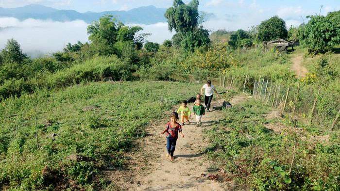 Nữ đại biểu cho rằng, với những giáo viên xa quê, công tác ở những vùng kinh tế còn nhiều khó khăn, thưởng Tết hẳn sẽ là món quà đầy ý nghĩa và có ý nghĩa khích lệ rất nhiều. Ảnh minh họa: Mộc Trà. Nữ đại biểu cho rằng, với những giáo viên xa quê, công tác ở những vùng kinh tế còn nhiều khó khăn, thưởng Tết hẳn sẽ là món quà đầy ý nghĩa và có ý nghĩa khích lệ rất nhiều. Ảnh minh họa: Mộc Trà.