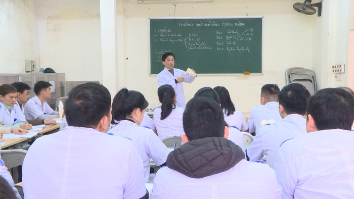 Với tình trạng giảng viên xin nghỉ như hiện tại, tới đây, Trường Đại học Y Dược Thái Bình sẽ rất khó đáp ứng theo Dự thảo Chuẩn cơ sở giáo dục đại học của Bộ Giáo dục và Đào tạo đang xin ý kiến về tỉ lệ giảng viên có trình độ tiến sĩ. Ảnh minh họa: thaibinhtv.vn.