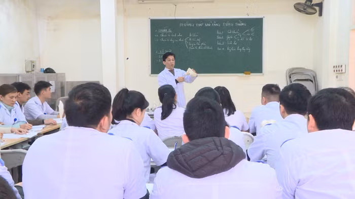 Với tình trạng giảng viên xin nghỉ như hiện tại, tới đây, Trường Đại học Y Dược Thái Bình sẽ rất khó đáp ứng theo Dự thảo Chuẩn cơ sở giáo dục đại học của Bộ Giáo dục và Đào tạo đang xin ý kiến về tỉ lệ giảng viên có trình độ tiến sĩ. Ảnh minh họa: thaibinhtv.vn.
