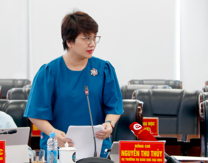 Phó Giáo sư, Tiến sĩ Nguyễn Thu Thủy - Vụ trưởng Vụ Giáo dục đại học (Bộ Giáo dục và Đào tạo). Phó Giáo sư, Tiến sĩ Nguyễn Thu Thủy - Vụ trưởng Vụ Giáo dục đại học (Bộ Giáo dục và Đào tạo).