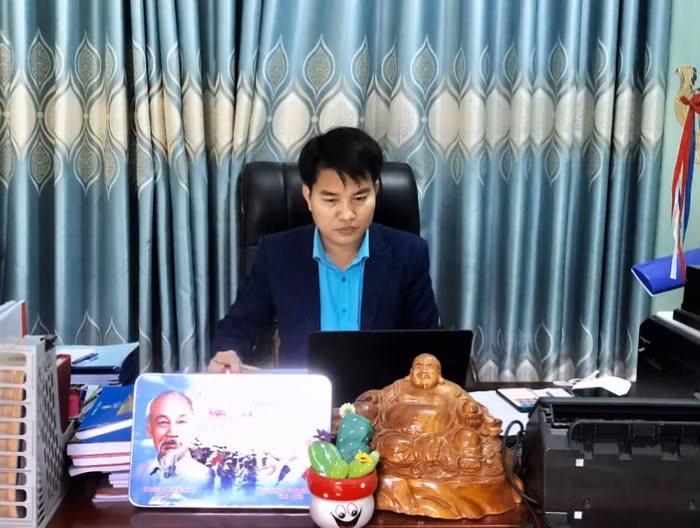 Thầy Nguyễn Văn Tập - Hiệu trưởng Trường Phổ thông dân tộc nội trú Trung học phổ thông Nậm Pồ (Điện Biên). Ảnh: NVCC.