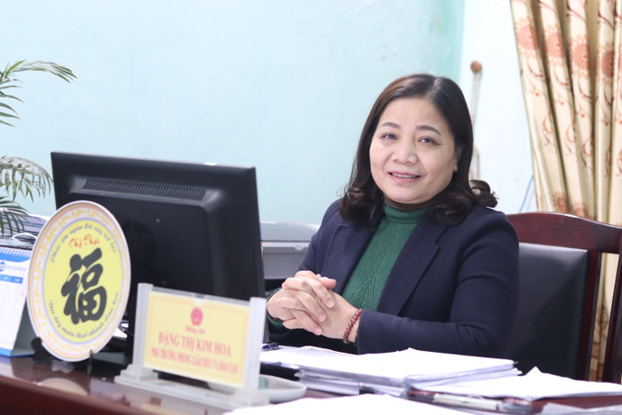 Bà Đặng Thị Kim Hoa - Phó Trưởng phòng Giáo dục và Đào tạo huyện Yên Minh (Hà Giang). Ảnh: Ngân Chi. Bà Đặng Thị Kim Hoa - Phó Trưởng phòng Giáo dục và Đào tạo huyện Yên Minh (Hà Giang). Ảnh: Ngân Chi.