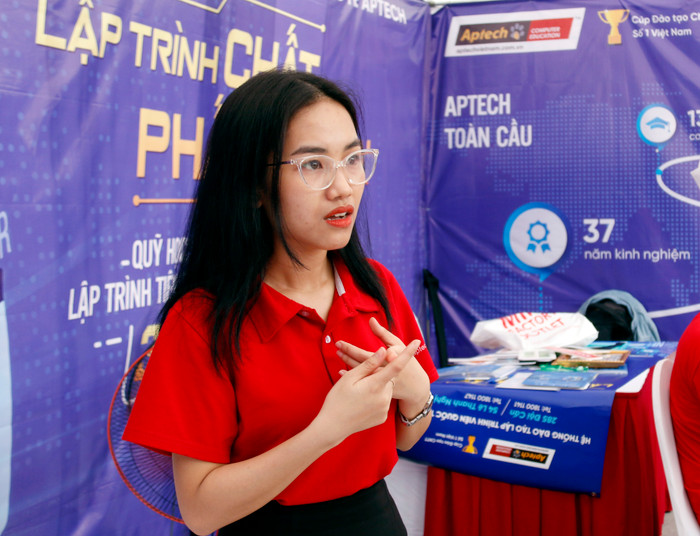 Trưởng phòng Tuyển sinh (Hệ thống đào tạo lập trình viên quốc tế Aptech).