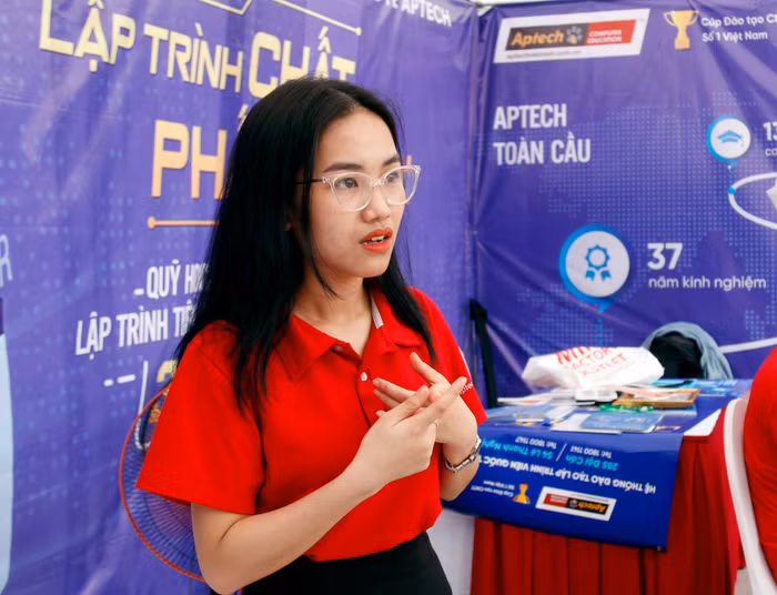 Trưởng phòng Tuyển sinh (Hệ thống đào tạo lập trình viên quốc tế Aptech).