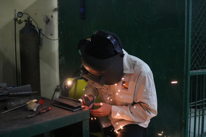 Người học ngành Hàn - một trong những ngành nghề được hỗ trợ tại Trường Cao đẳng Lào Cai. Ảnh: Fanpage nhà trường. Người học ngành Hàn - một trong những ngành nghề được hỗ trợ tại Trường Cao đẳng Lào Cai. Ảnh: Fanpage nhà trường.