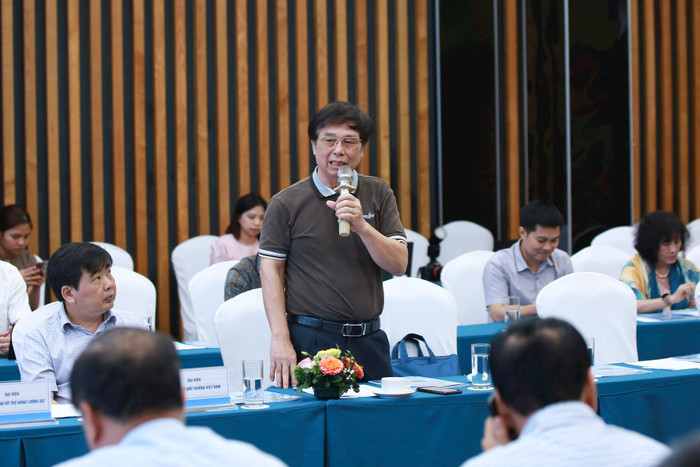 Giáo sư, Tiến sĩ Nguyễn Thế Mịch, Đại học Bách khoa Hà Nội. Giáo sư, Tiến sĩ Nguyễn Thế Mịch, Đại học Bách khoa Hà Nội.