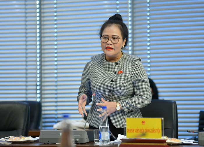 Đại biểu Quốc hội Nguyễn Thị Sửu - Phó Trưởng đoàn chuyên trách Đoàn đại biểu Quốc hội tỉnh Thừa Thiên - Huế. Ảnh: quochoi.vn. Đại biểu Quốc hội Nguyễn Thị Sửu - Phó Trưởng đoàn chuyên trách Đoàn đại biểu Quốc hội tỉnh Thừa Thiên - Huế. Ảnh: quochoi.vn.