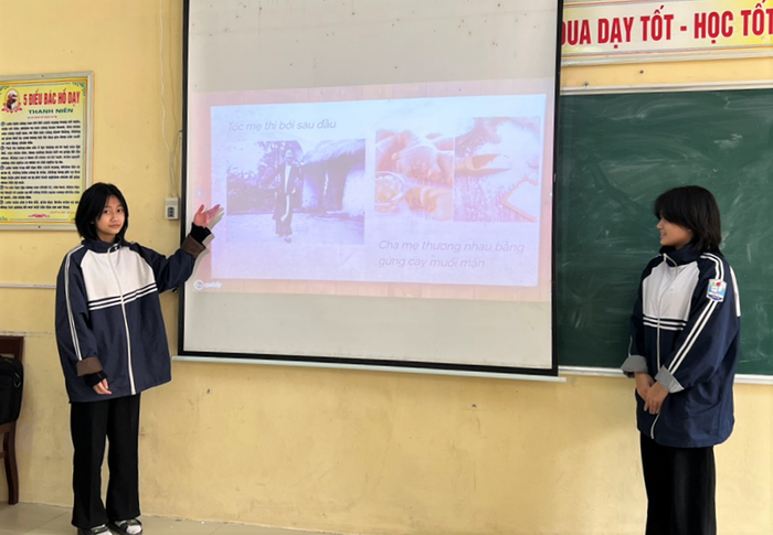 Học sinh Trường Trung học phổ thông Phù Cừ (Hưng Yên) với tiết học sân khấu hóa tác phẩm văn học. Ảnh: hungyen.edu.vn. Học sinh Trường Trung học phổ thông Phù Cừ (Hưng Yên) với tiết học sân khấu hóa tác phẩm văn học. Ảnh: hungyen.edu.vn.