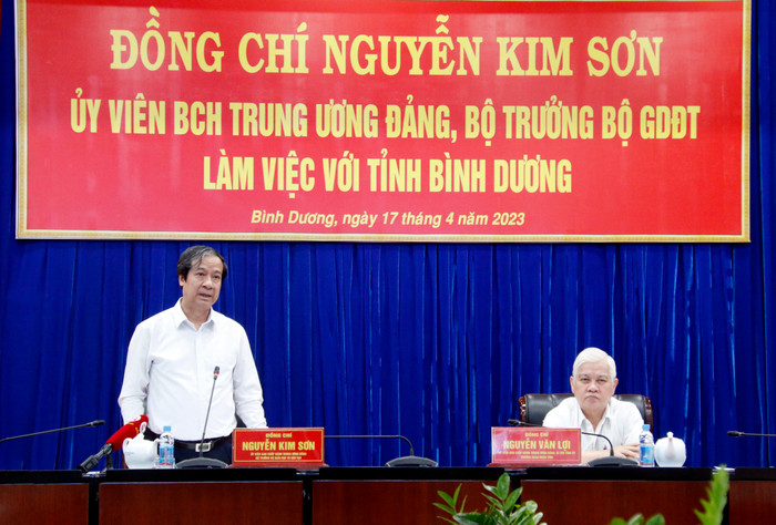 Chiều 17/4, Bộ trưởng Bộ Giáo dục và Đào tạo Nguyễn Kim Sơn cùng đoàn công tác đã có buổi làm việc với Tỉnh ủy, Ủy ban nhân dân tỉnh Bình Dương. Chiều 17/4, Bộ trưởng Bộ Giáo dục và Đào tạo Nguyễn Kim Sơn cùng đoàn công tác đã có buổi làm việc với Tỉnh ủy, Ủy ban nhân dân tỉnh Bình Dương.