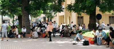 Sẽ ứng tiền mua thẻ BHYT cho người nghèo ảnh 1