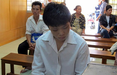 Nhậu say bí tỉ, thiếu nữ bị hiếp dâm tập thể bên vệ đường ảnh 1 Nhậu say bí tỉ, thiếu nữ bị hiếp dâm tập thể bên vệ đường ảnh 1