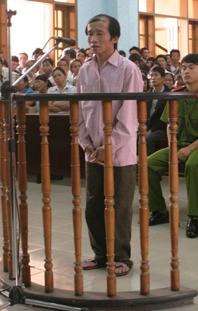 Gia Lai: Hai chị em sinh đôi 9 tuổi bị bạn cha mẹ hiếp dâm ảnh 1 Gia Lai: Hai chị em sinh đôi 9 tuổi bị bạn cha mẹ hiếp dâm ảnh 1