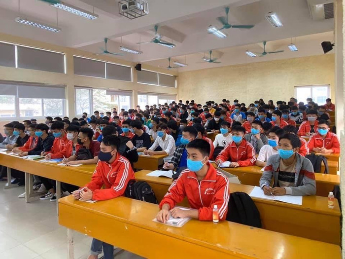 Trường Đại học Bách khoa Hà Nội thông báo cho toàn bộ sinh viên nghỉ Tết sớm 1 tuần (ảnh: Kim Chi) Trường Đại học Bách khoa Hà Nội thông báo cho toàn bộ sinh viên nghỉ Tết sớm 1 tuần (ảnh: Kim Chi)
