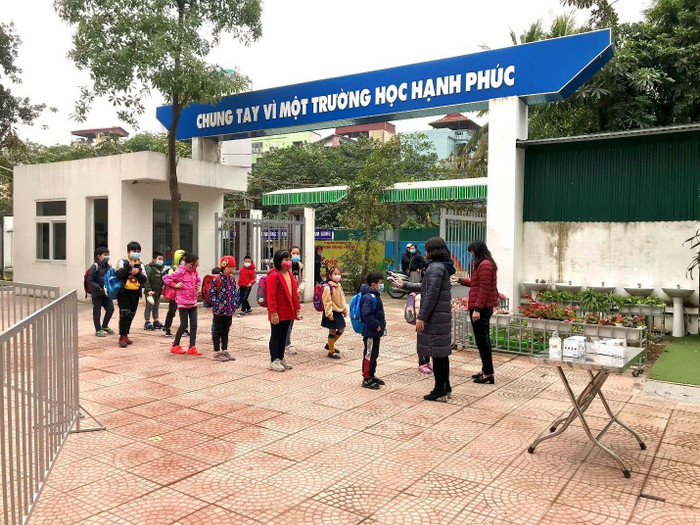 Thực hiện các biện pháp phòng dịch tại Trường Tiểu học Ngọc Hà (ảnh: NTCC)