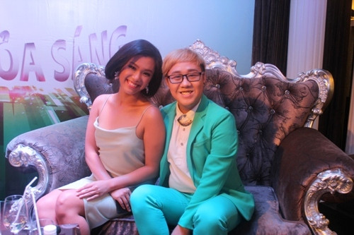 Phương Vy và Trung Quân tại buổi ra mắt liveshow trưa nay. Phương Vy và Trung Quân tại buổi ra mắt liveshow trưa nay.