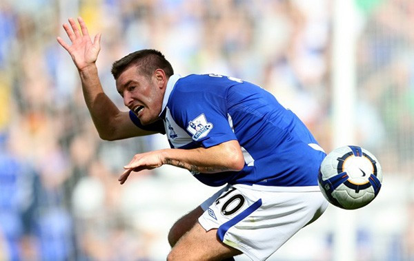 Em xin đầu hàng! Em xin đầu hàng!