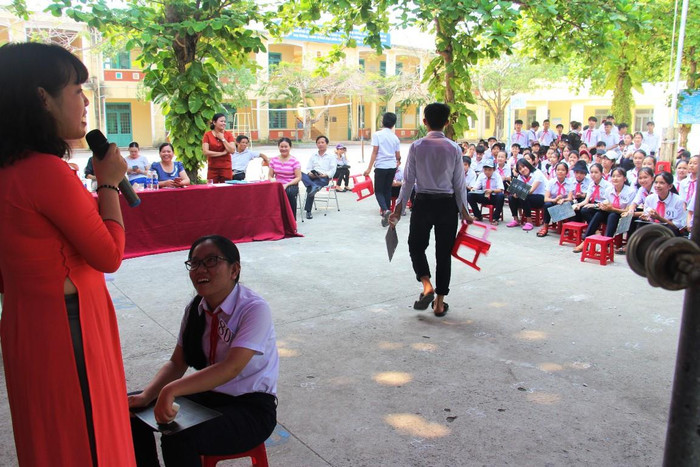 Có những bạn đã phải "xách ghế" rời đi vì trả lời sai. Có những bạn đã phải "xách ghế" rời đi vì trả lời sai.