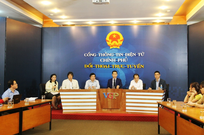 Cổng thông tin Điện tử tổ chức tọa đàm trực tuyến “Câu chuyện vắc xin – Khi nào hết nóng” Cổng thông tin Điện tử tổ chức tọa đàm trực tuyến “Câu chuyện vắc xin – Khi nào hết nóng”