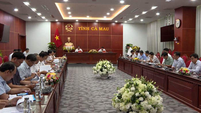 Ban chỉ đạo kỳ thi tốt nghiệp trung học phổ thông 2023 của tỉnh Cà Mau mới đây đã tổ chức họp với sự chủ trì của Ông Nguyễn Minh Luân - Phó Chủ tịch Ủy ban nhân dân tỉnh, Trưởng Ban chỉ đạo kỳ thi (Nguồn: Sở Giáo dục và Đào tạo Cà Mau). Ban chỉ đạo kỳ thi tốt nghiệp trung học phổ thông 2023 của tỉnh Cà Mau mới đây đã tổ chức họp với sự chủ trì của Ông Nguyễn Minh Luân - Phó Chủ tịch Ủy ban nhân dân tỉnh, Trưởng Ban chỉ đạo kỳ thi (Nguồn: Sở Giáo dục và Đào tạo Cà Mau).