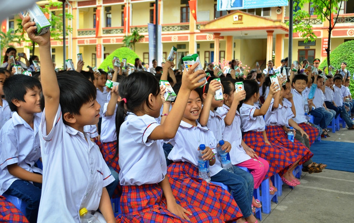 Niềm vui được nhận sữa của Vinamilk. Niềm vui được nhận sữa của Vinamilk.