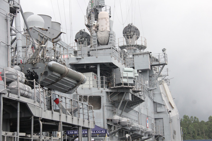 Tàu có chiều dài 173m, ngang 16,7m với lượng giãn nước hơn 9.600 tấn.