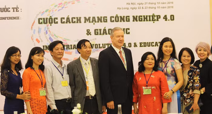 Các chuyên gia dự Hội thảo quốc tế “Cuộc cách mạng công nghiệp 4.0 và giáo dục” do Hiệp hội các trường Đại học, Cao đẳng Việt Nam tổ chức ngày 21/10 (Ảnh: Thùy Linh)