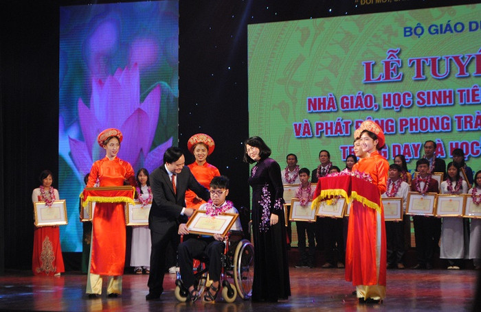 Gặp cô hiệu trưởng miệt mài với những việc làm đổi mới trong trường học ảnh 2 Gặp cô hiệu trưởng miệt mài với những việc làm đổi mới trong trường học ảnh 2