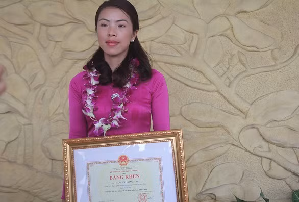 Cô Đỗ Thị Hồng Mai, giáo viên trường Dân tộc nội trú Mèo Vạc (Ảnh: Thùy Linh) Cô Đỗ Thị Hồng Mai, giáo viên trường Dân tộc nội trú Mèo Vạc (Ảnh: Thùy Linh)