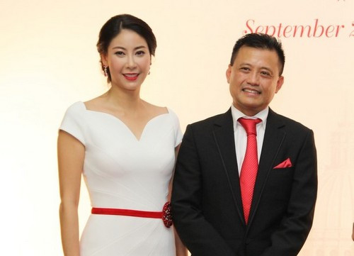 Hà Kiều Anh sánh đôi cùng phu quân tại sự kiện.