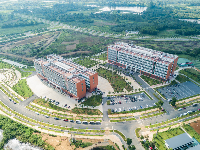 Năm 2022 để lại dấu ấn lịch sử khi trụ sở nhà điều hành của Đại học Quốc gia Hà Nội đã chuyển hoàn toàn lên Hòa Lạc và đưa hơn 1500 sinh viên lên Hòa Lạc học tập thành công Năm 2022 để lại dấu ấn lịch sử khi trụ sở nhà điều hành của Đại học Quốc gia Hà Nội đã chuyển hoàn toàn lên Hòa Lạc và đưa hơn 1500 sinh viên lên Hòa Lạc học tập thành công