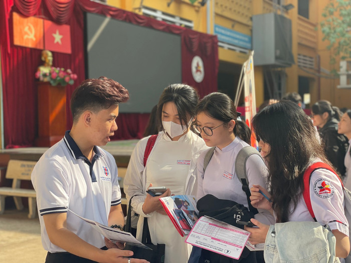 Trường Đại học Ngân hàng Thành phố Hồ Chí Minh tại Chương trình Tư vấn Tuyển sinh năm 2023 của trường (Nguồn: Fanpage nhà trường). Trường Đại học Ngân hàng Thành phố Hồ Chí Minh tại Chương trình Tư vấn Tuyển sinh năm 2023 của trường (Nguồn: Fanpage nhà trường).