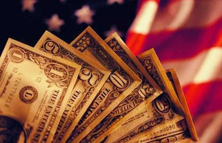 Nhiều người tin rằng, đế chế của đồng USD đang lần hồi xuống dốc, nhưng đồng tiền nào sẽ thay thế thì vẫn còn rất mơ hồ.