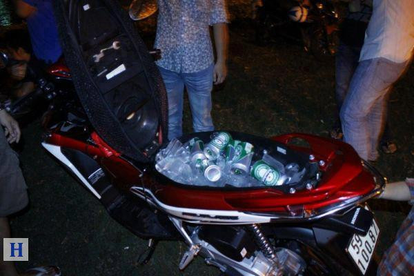 Anh kia có cốp to đùng Thành luôn cái thúng mà bưng bia về Anh kia có cốp to đùng Thành luôn cái thúng mà bưng bia về