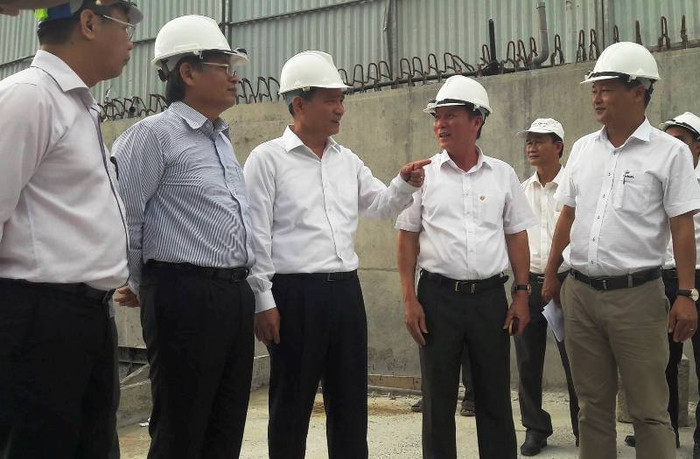 Bí thư Thành ủy Đà Nẵng Trương Quang Nghĩa xuống hiện trường kiểm tra tiến độ hầm chui. Ảnh: TT Bí thư Thành ủy Đà Nẵng Trương Quang Nghĩa xuống hiện trường kiểm tra tiến độ hầm chui. Ảnh: TT