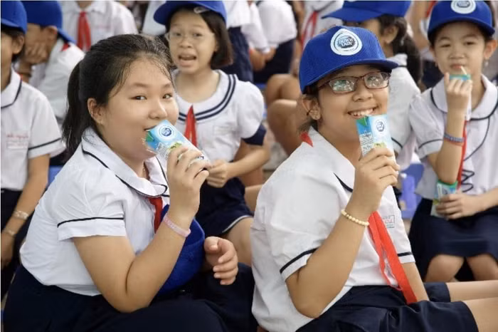 Cô Gái Hà Lan không ngừng nỗ lực cung cấp sản phẩm sữa chất lượng cao, giàu dinh dưỡng để thế hệ trẻ có khởi đầu vững vàng hơn.