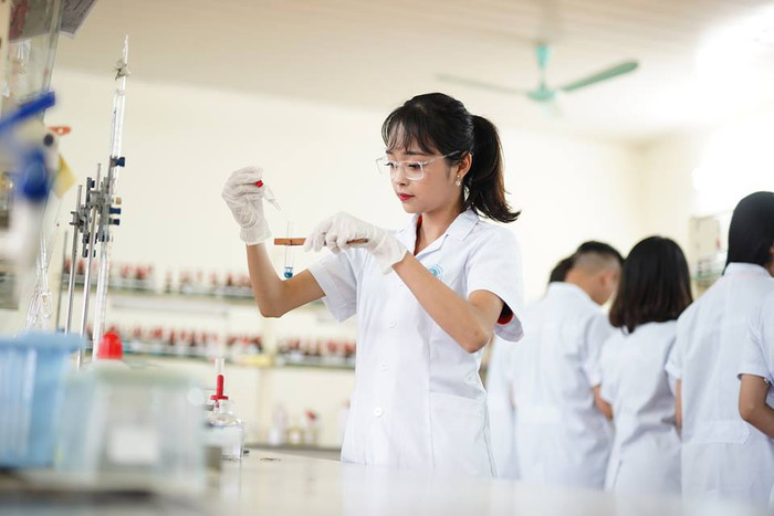 Các nhóm nghiên cứu mạnh tiếp tục được thành lập và phát triển. Ảnh: Trường Đại học Phenikaa